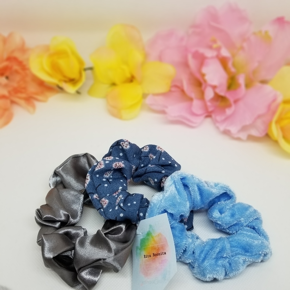 NEW scrunchies- blue grey dandelion